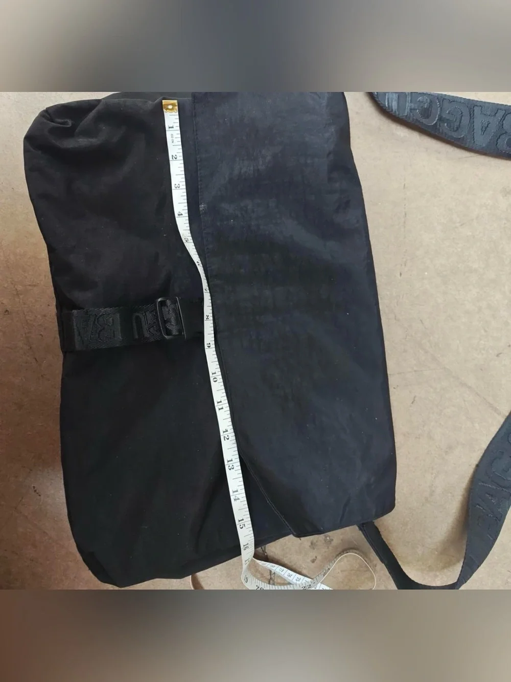 BAGGU Nylon Sport Messenger Bag in Black, Fits 13/14 inch laptop